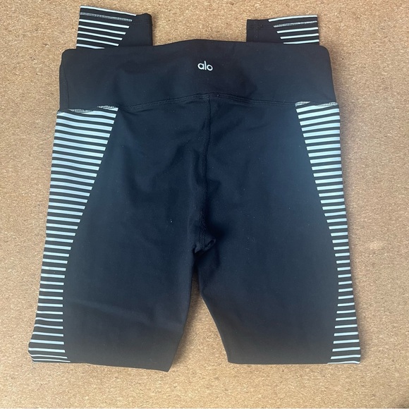 ALO YOGA Airbrush Black Reflective Legging - Picture 3 of 6